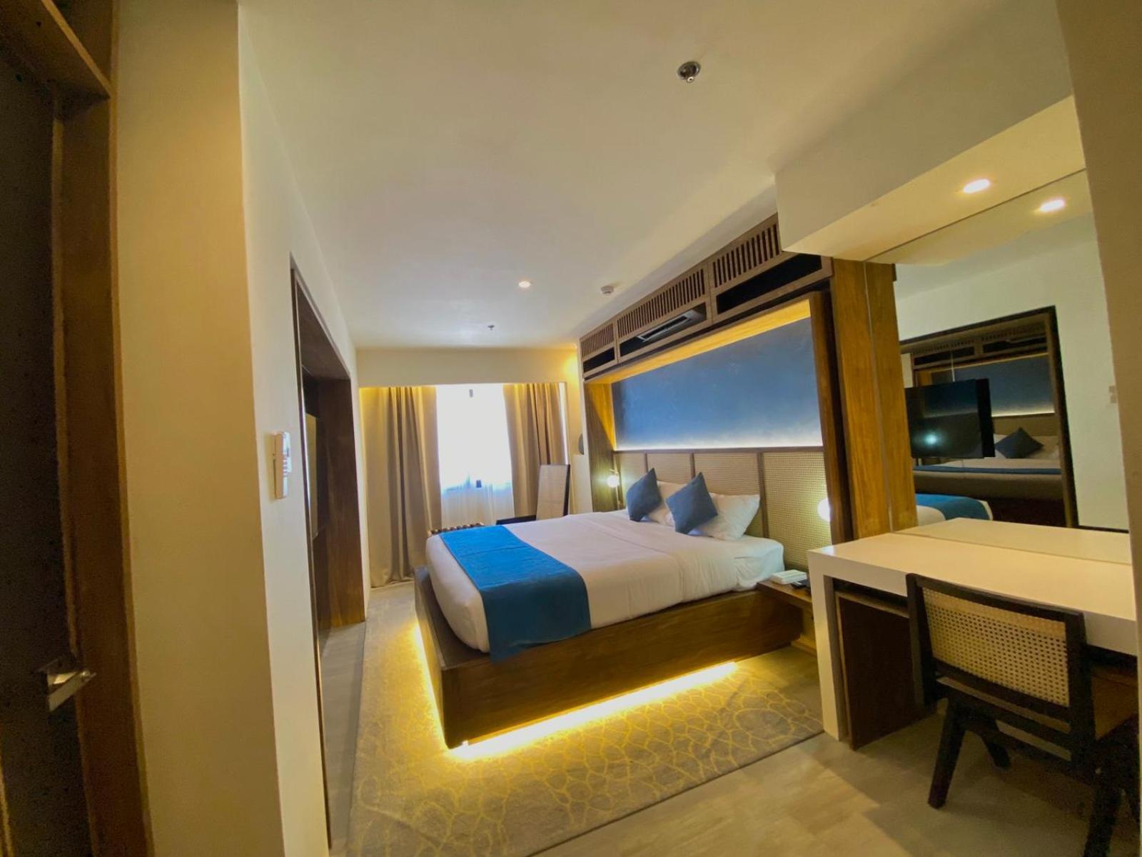 Elijah Hotel Dasmarinas Exterior photo